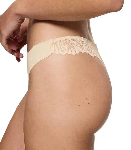 triumph-pretty-micro-string-jasny-bez-l-material-dominujacy-poliamid