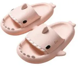 smieszne-klapki-antyposlizgowe-rekin-shark-kapcie