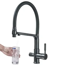 bateria-kuchenna-trojdrozna-filtr-wyciagana-wylewka-czarny-kuchnia