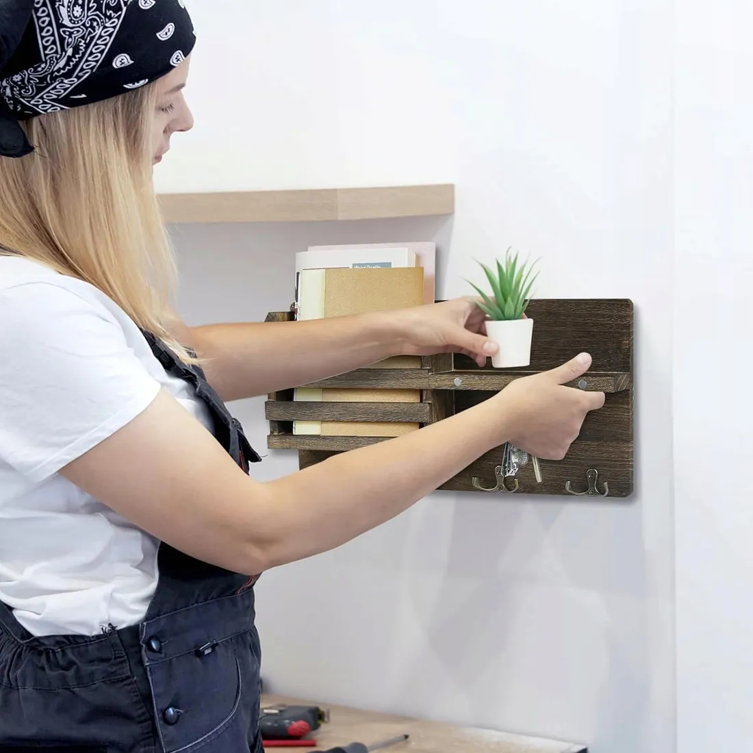 drewniany-organizer-scienny-comius-sharp-wieszak