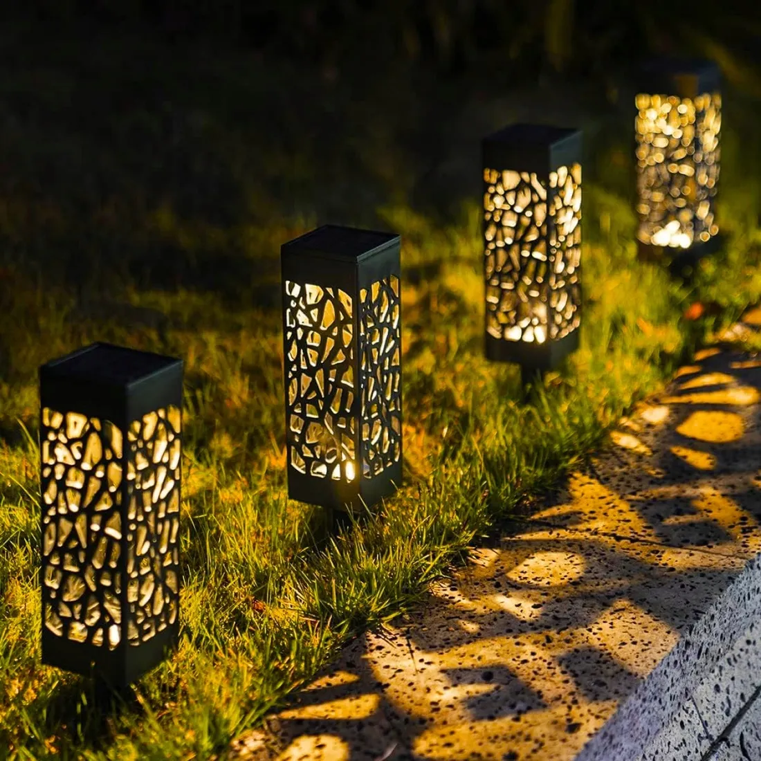 4x-lampa-solarna-wbijana-led-ogrodowa-latarnia-azurowa-ciepla
