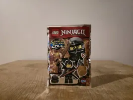 lego-ninjago-891722-cole-plus-bron-saszetka-z-klockami-minifigurka