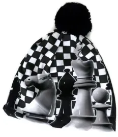 szachy-zimowa-czapka-z-motywem-szachowym