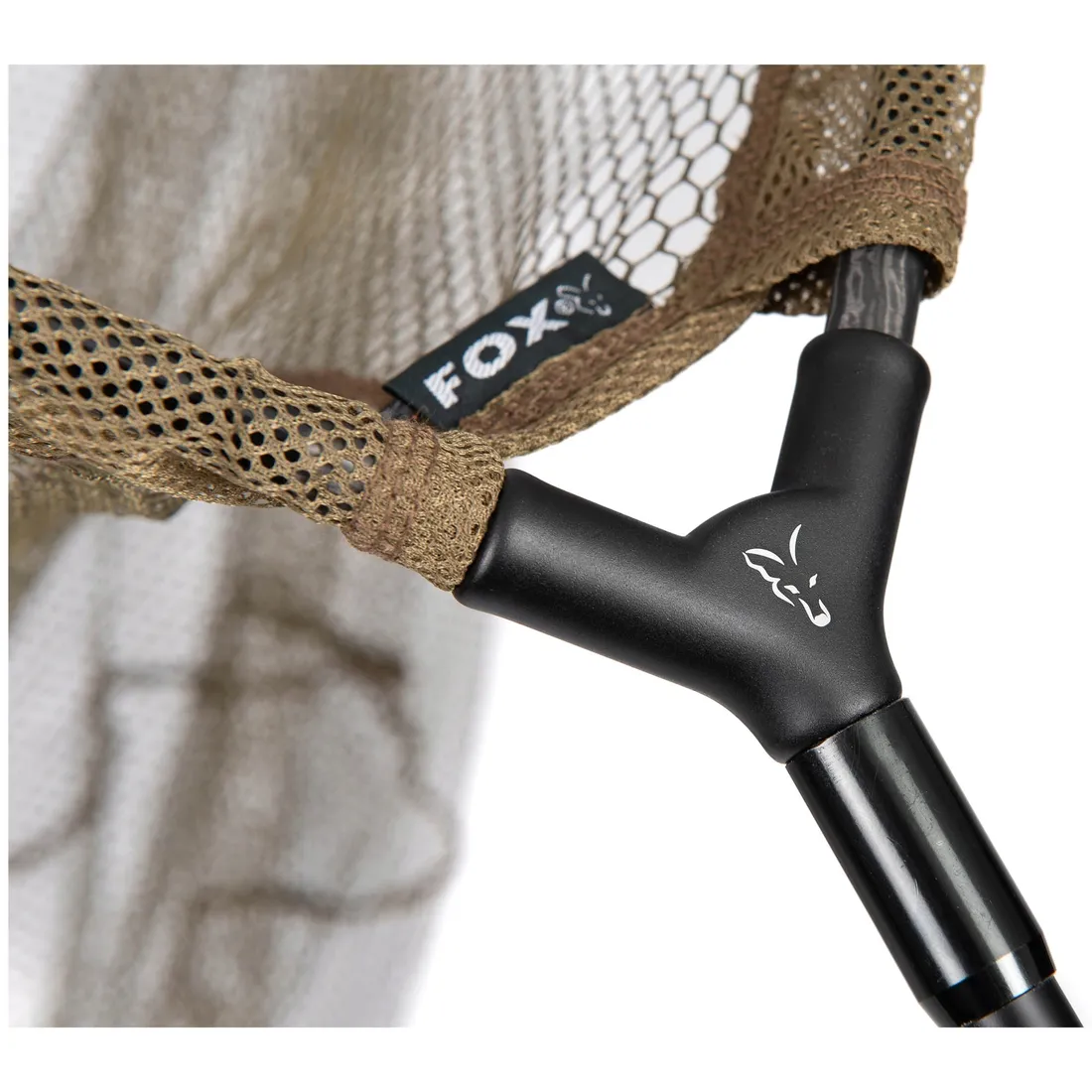 podbierak-fox-eos-x-landing-net-2-piece-6ft-handle-42