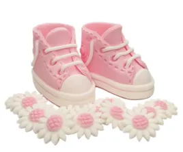 zestaw-ozdob-cukrowych-na-tort-rozowe-buciki-chrzest-roczek