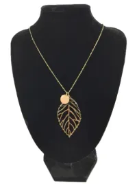 naszyjnik-zloty-lisc-elegancka-zawieszka-5-cm-dlugosc-41-cm-styl-boho