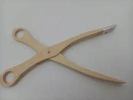 szczypce-drewniane-l51