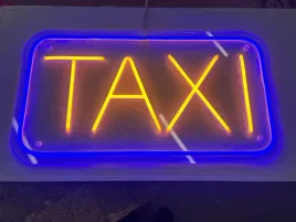 neon-led-dekoracja-scienna-taxi-55x30-plexi