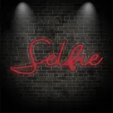 neon-led-dekoracja-scienna-selfie-50x20-plexi-stan-nowy