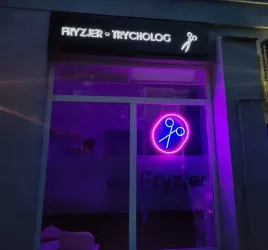 nozyczki-fryzjer-napis-neonowy-led-na-plexi