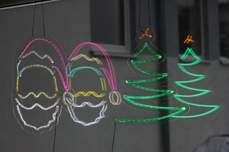 neon-led-dekoracja-scienna-dentysta-60x60-plexi-stan-nowy