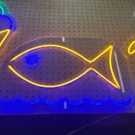 neon-led-dekoracja-scienna-ryba-55x33-plexi