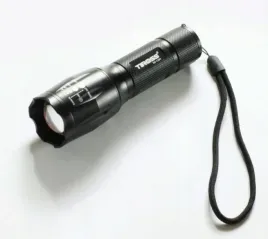profesjonalna-latarka-led-z-3-trybami-swiecenia