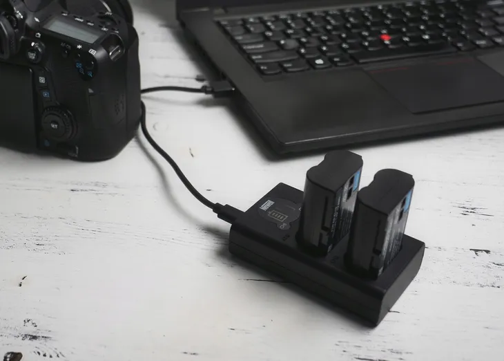 ladowarka-newell-dl-usb-c-do-canon-marka-newell-liczba-akumulatorow-ladowanych-jednoczesnie-2