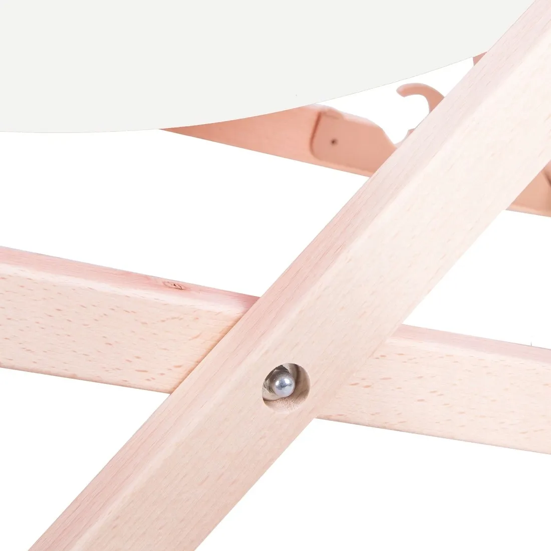 lezak-drewno-bialy-springos