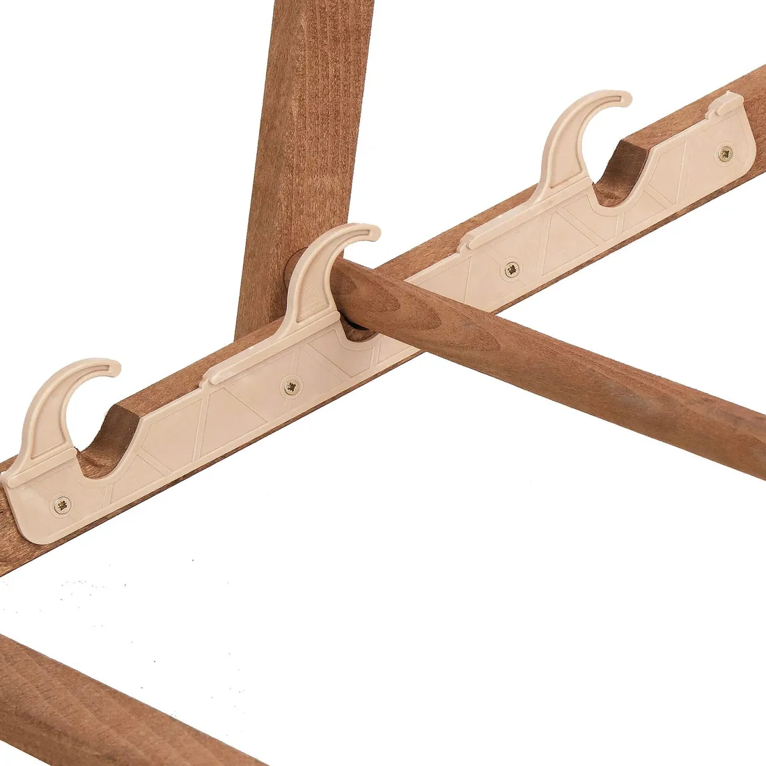 lezak-drewno-niebieski-springos