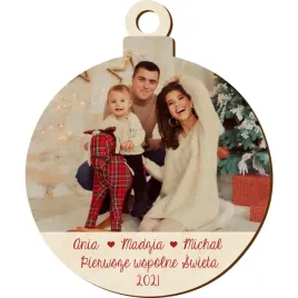 bombka-drewniana-ze-zdjeciem-na-choinke-prezent-z-okazji-swiat-imie-zdjecie