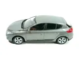 model-welly-renault-megane-1-43-waga-z-opakowaniem-0-2-kg