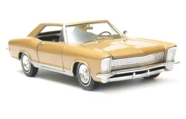 buick-riviera-gran-sport-65-1-24-welly-24072-zlot