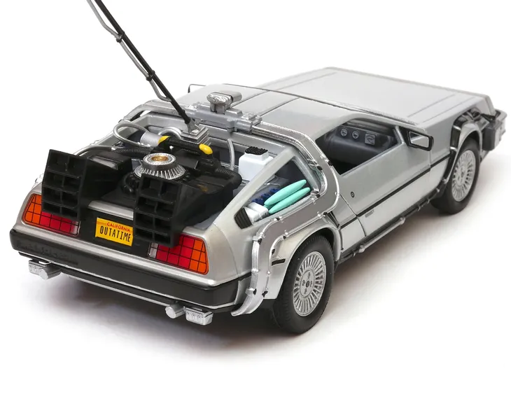 samochod-welly-22443w-delorean-time-machine-marka-welly-kod-producenta-22443w