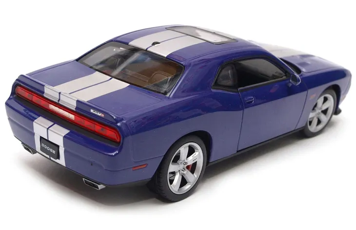 model-welly-1-24-dodge-challenger-srt-2012-granat-stan-zlozenia-calosc-die-cast
