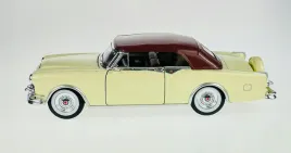 welly-1953-packard-caribbean-1-24-metal-model