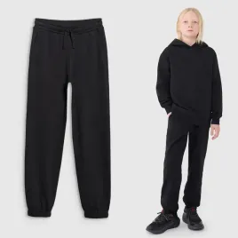 spodnie-chlopiece-4f-dresowe-80percent-bawelna-czarne-bez-podszycia-dresy-134