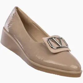 polbuty-damskie-ekoskora-lakierowane-buty-na-koturnie-bezowe-40