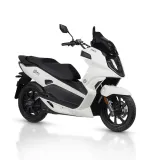 skuter-elektryczny-pcx-e-bialy