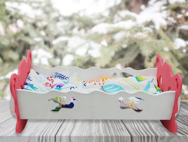 kolyska-dla-lalki-mattel-material-drewno