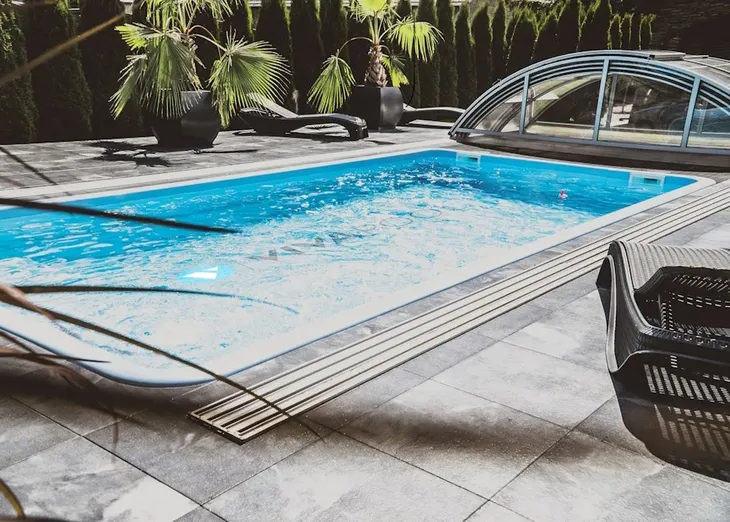 basen-przelewowy-8-x-33-x-15-m-polipropylenowy-basen-ogrodowy-stan-nowy