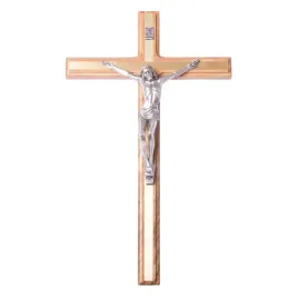 krzyz-wiszacy-z-drzewa-oliwnego-30x18-cm