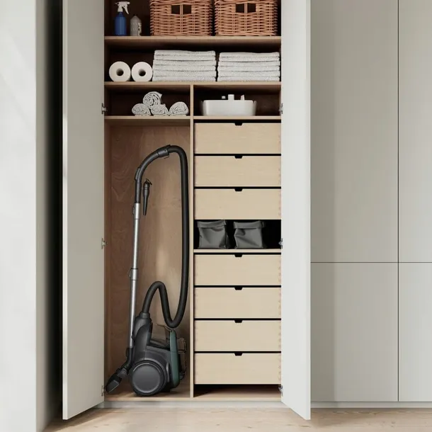 odkurzacz-bezworkowy-electrolux-el61c2og-zalaczone-wyposazenie-koncowka-do-parkietu