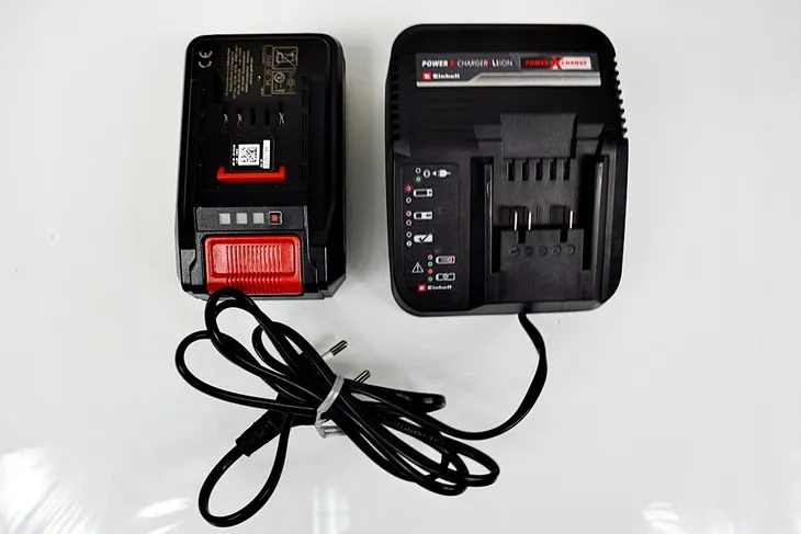 akumulator-li-ion-einhell-18-v-2-ah-pojemnosc-akumulatora-2-ah