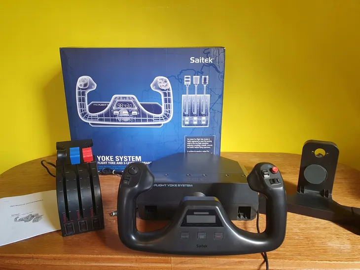 joystick-logitech-pro-flight-yoke-system-wolant-przepustnica-marka-logitech
