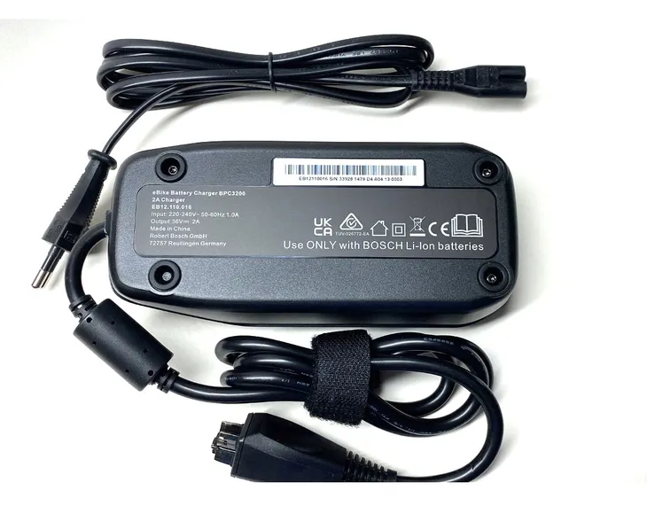 ladowarka-do-roweru-elektrycznego-z-system-bosch-smart-36v-2a-zawiera-baterie-nie