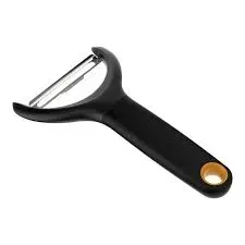 obierak-obieraczka-fiskars-1016122-functional-form