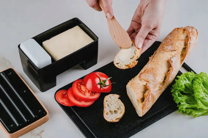 inteligentna-maselniczka-kolor-czarny-ksztalt-prostokatny