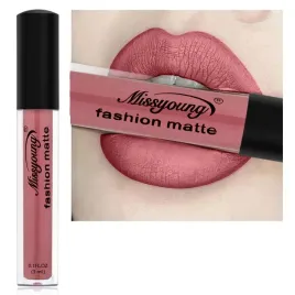 matowa-szminka-nieprzywierajaca-do-kubka-blyszczyk-w-plynie-pomadka-my13