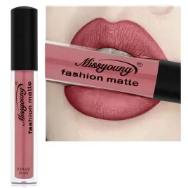 matowa-szminka-nieprzywierajaca-do-kubka-blyszczyk-w-plynie-pomadka-my14
