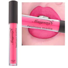 matowa-szminka-nieprzywierajaca-do-kubka-blyszczyk-w-plynie-pomadka-my15