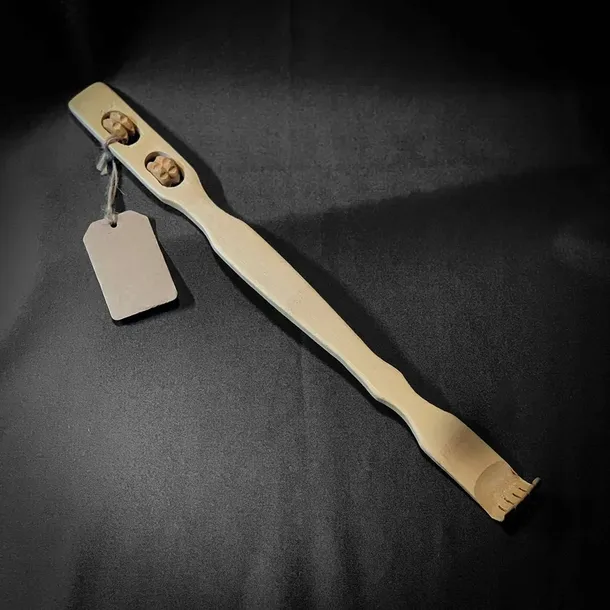 bambusowa-drapaczka-do-plecow-drapak-masazer-45cm-eko-naturalna-lapka-marka-decortrend