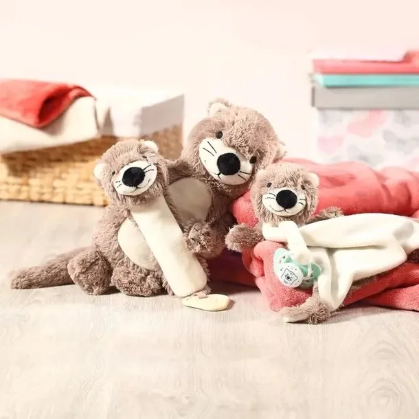 737-przytulanka-otter-maggie-material-tkanina