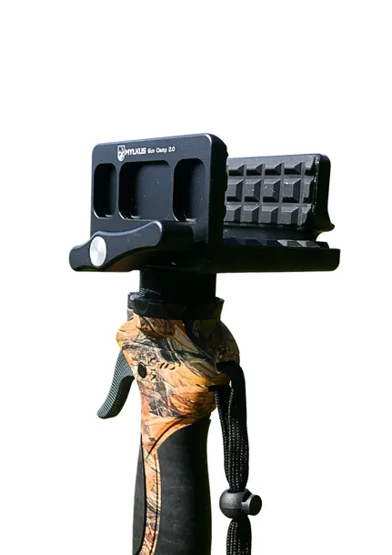 Pastorał Fiery Deer 4 + wspornik Gun Clamp 2.0