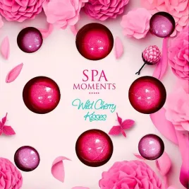 spa-moments-zestaw-kul-do-kapieli-wild-cherry-kisses-8-sztuk