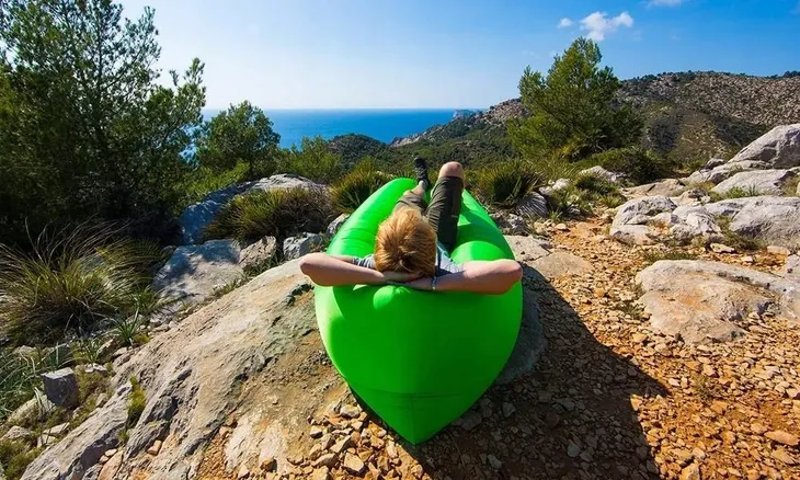 lazy-bag-kanapa-sofa-samopompujaca-lezak-materac-kolor-dominujacy-zielony