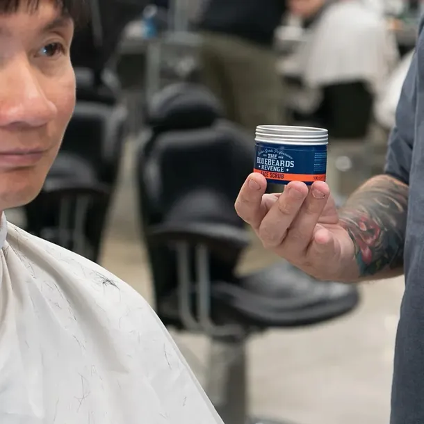 peeling-do-twarzy-bluebeards-revenge-face-scrub-150ml-wielkosc-produkt-pelnowymiarowy