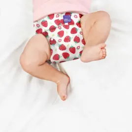 otulacz-na-pieluchy-bambino-mio-rozmiar-2-truskawki