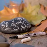 pisak-pen-touch-fine-white-1mm-bialy-marka-sakura