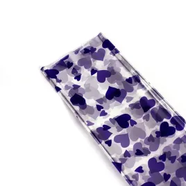 folia-ozdobna-w-serca-fioletowa-54x54-cm-50-szt